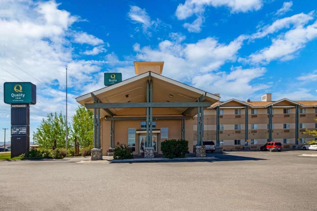 Quality Inn Belgrade Exterior foto